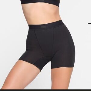 SKIMS NWOT COTTON RIBBED BOXER SHORT LARGE SOOT